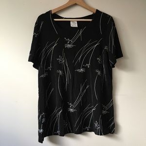 ✨3 for $25✨ like new floral T-shirt